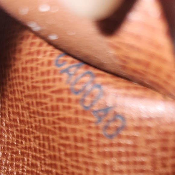 Louis Vuitton Monogram Wallet With COA - Picture 3 of 15